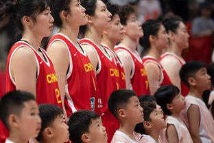 破防了！韩媒：C罗安抚中国球迷，与无视韩国球迷有180度的不同